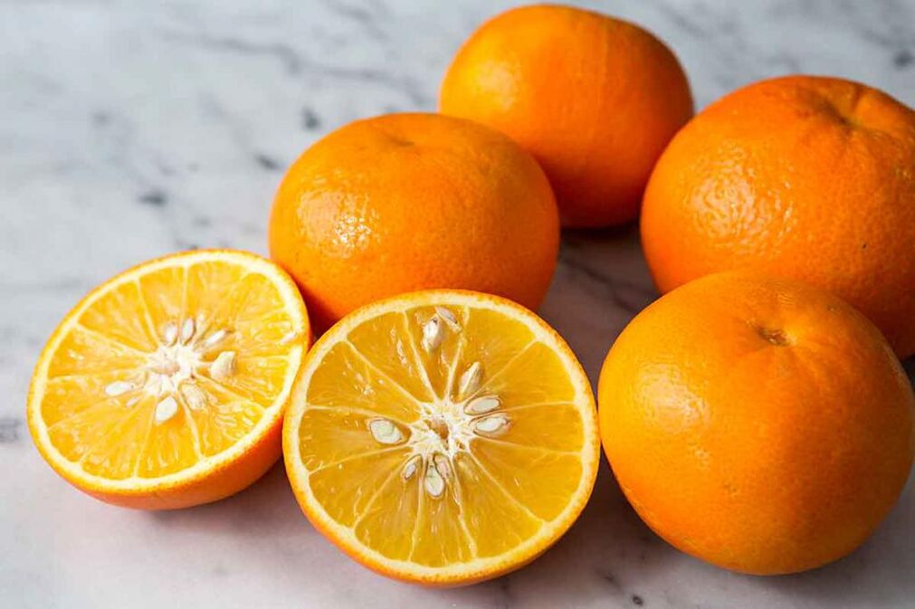 Jelovnik kemijske dijete uključuje citrusno voće koje sagorijeva mast
